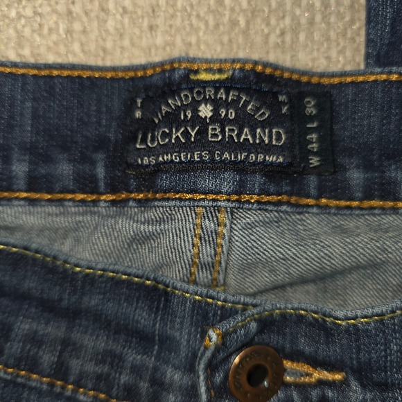 Lucky Brand 181 Relaxed Straight Mens Jeans 44x30 Med Wash Stretch Denim Short - Picture 4 of 12